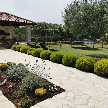 Family Friendly Kim - By Ta Leut Agency *