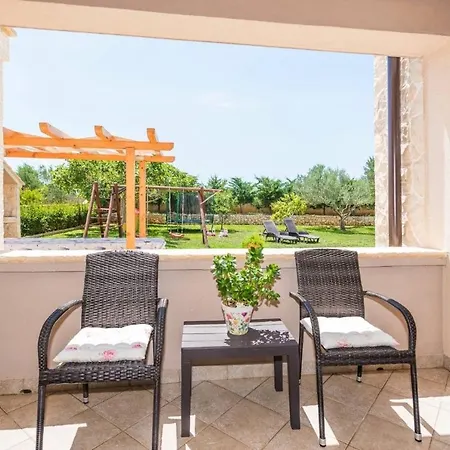 Apartament Family Friendly Kim - By Ta Leut Agency Privlaka (Zadar)