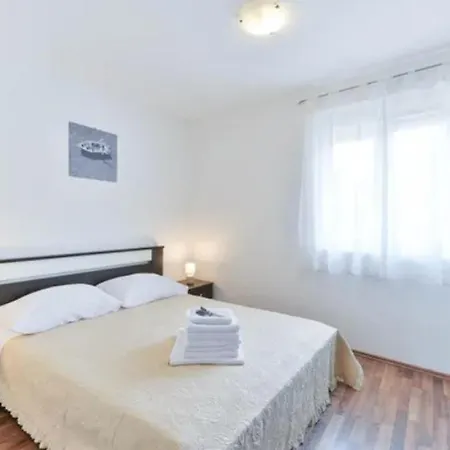 Apartman Family Friendly Kim - By Ta Leut Agency *