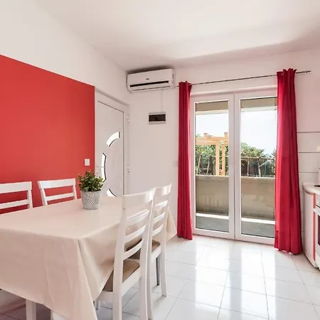 Family Friendly Kim - By Ta Leut Agency Apartament Privlaka (Zadar)