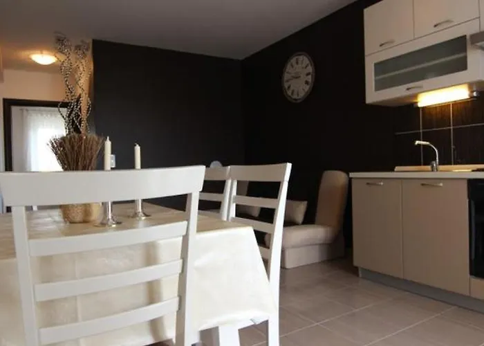 Family Friendly Kim - By Ta Leut Agency