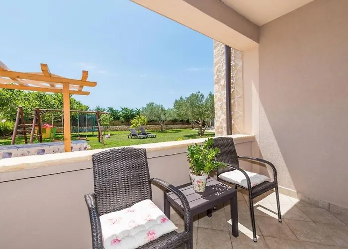 Family Friendly Kim - By Ta Leut Agency Privlaka (Zadar)