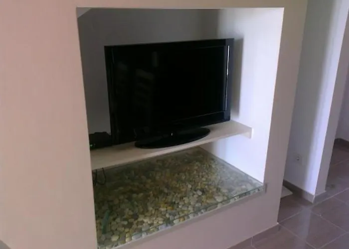 Family Friendly Kim - By Ta Leut Agency *