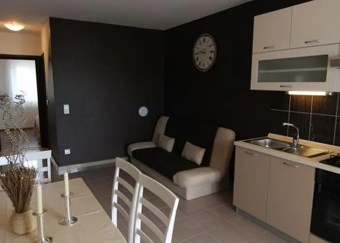 Family Friendly Kim - By Ta Leut Agency