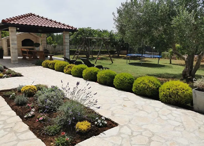 Family Friendly Kim - By Ta Leut Agency *